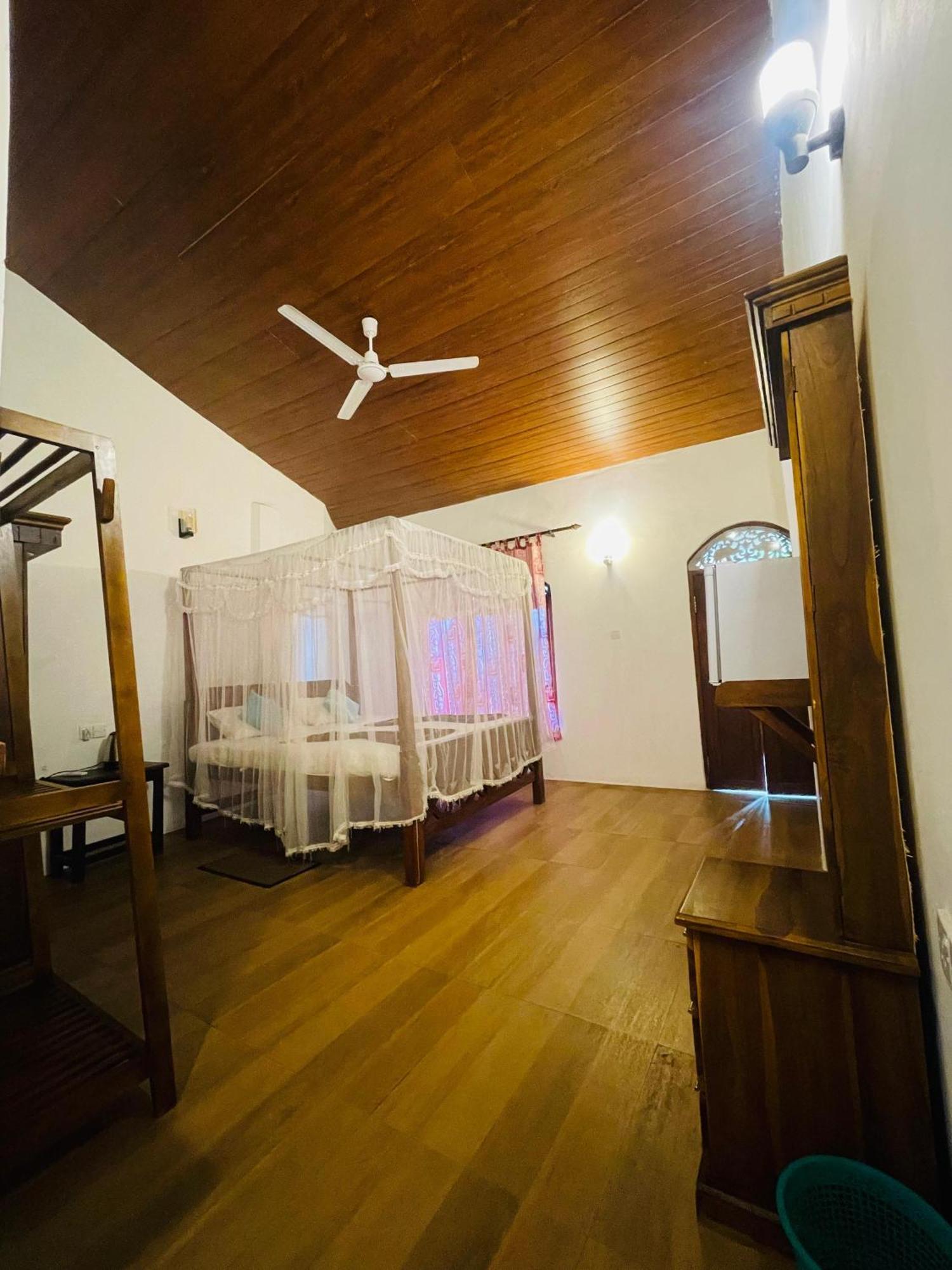 Sunset Colony Beach Resort Unawatuna Exterior foto
