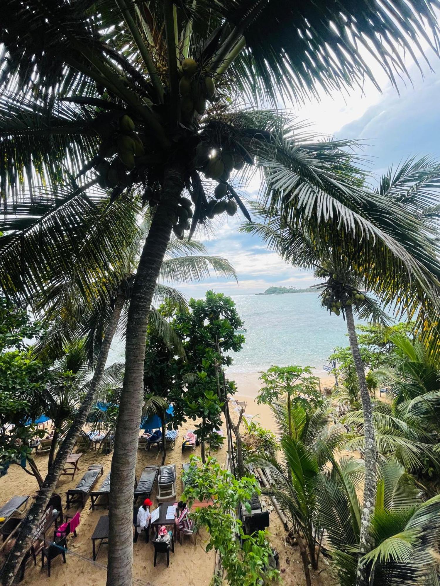 Sunset Colony Beach Resort Unawatuna Exterior foto