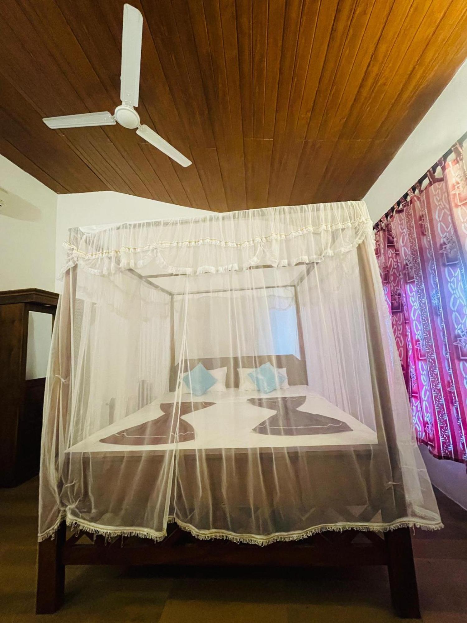 Sunset Colony Beach Resort Unawatuna Exterior foto