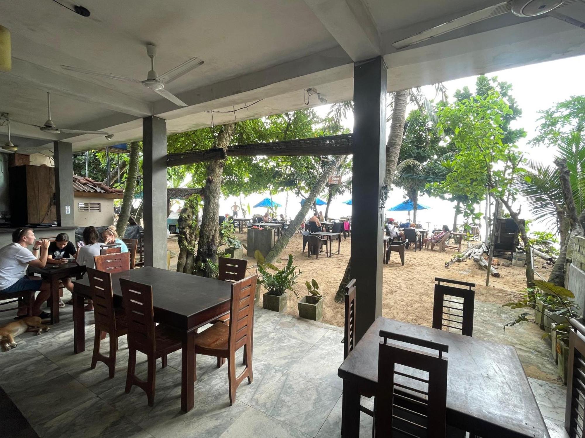 Sunset Colony Beach Resort Unawatuna Exterior foto