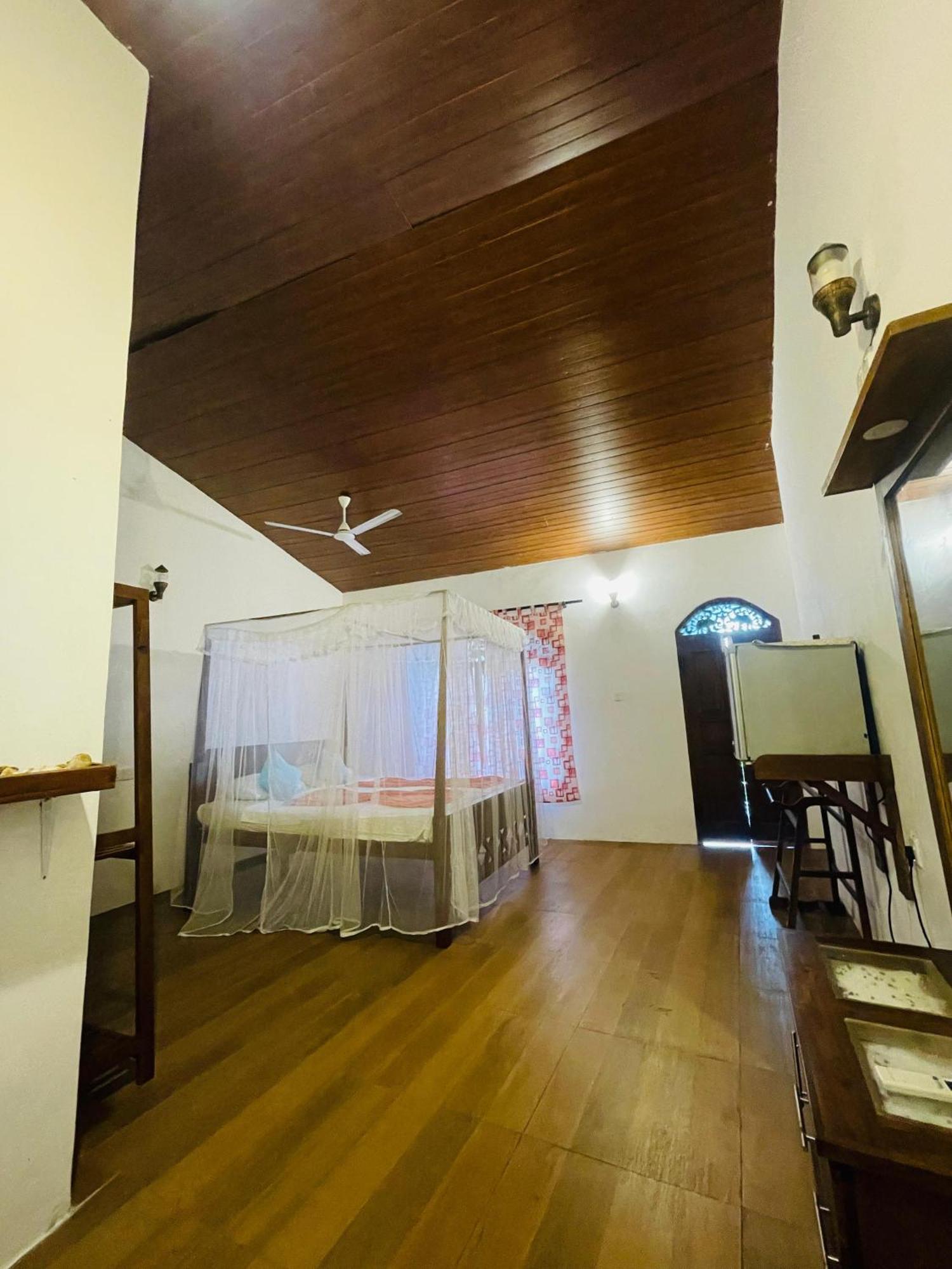 Sunset Colony Beach Resort Unawatuna Zimmer foto