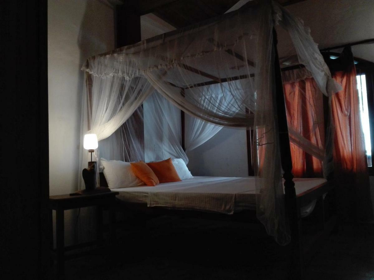 Sunset Colony Beach Resort Unawatuna Exterior foto