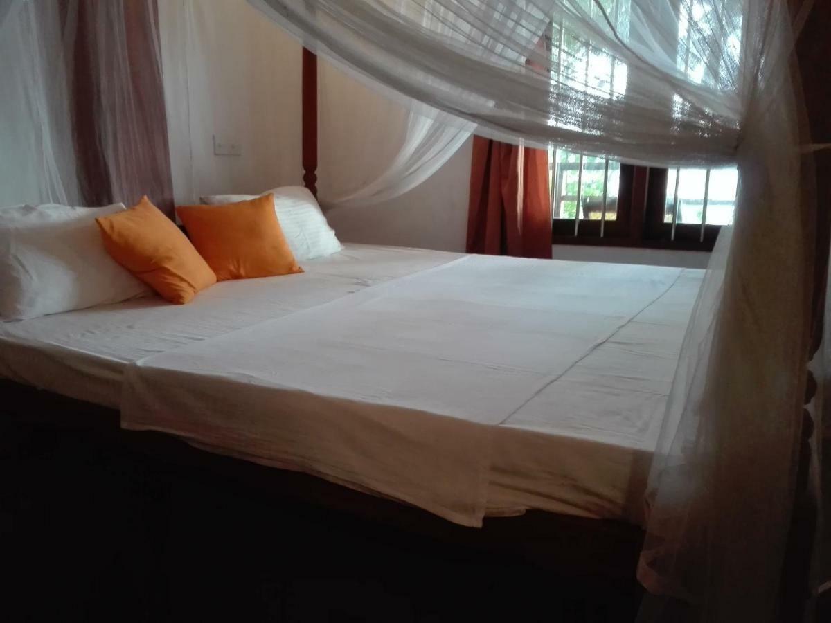Sunset Colony Beach Resort Unawatuna Exterior foto